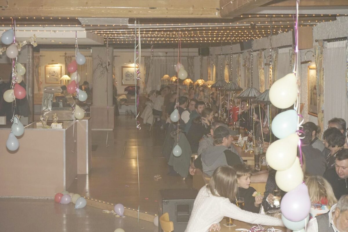 Ein Hauch Nostalgie“: „Kuch-Saal“ in Eslarn zum Neustart gut besucht