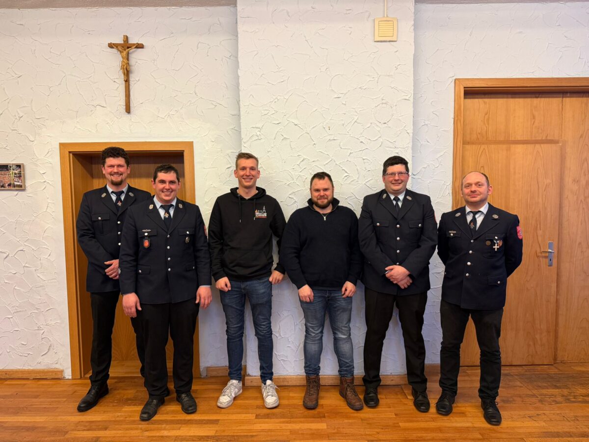 Feuerwehr Burkhardsrieth wählt Führung und ehrt 25-jähriges Mitglied