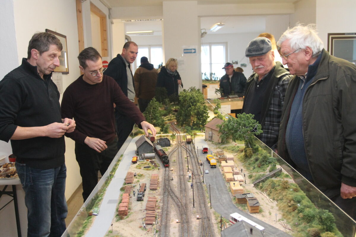 Modellbahn zeigt Strecke von Vohenstrauß nach Waidhaus in Pleystein