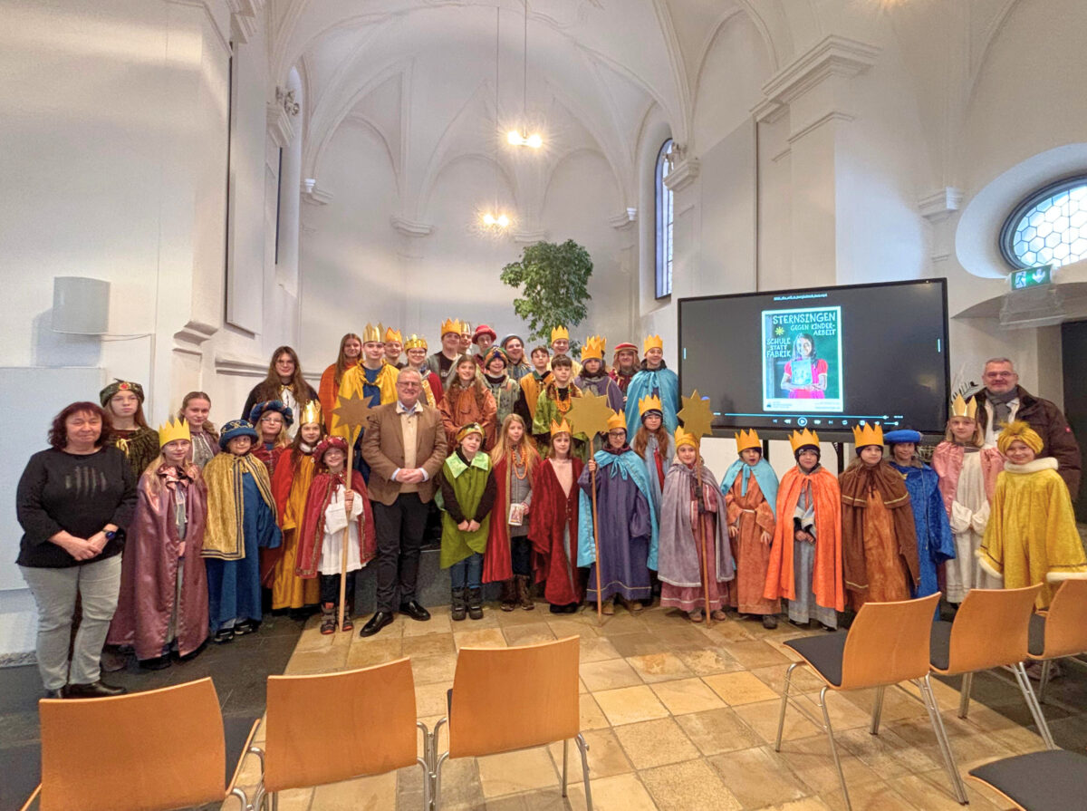 Zeichen gegen Kinderarbeit – Empfang für Sternsinger in Schwandorf