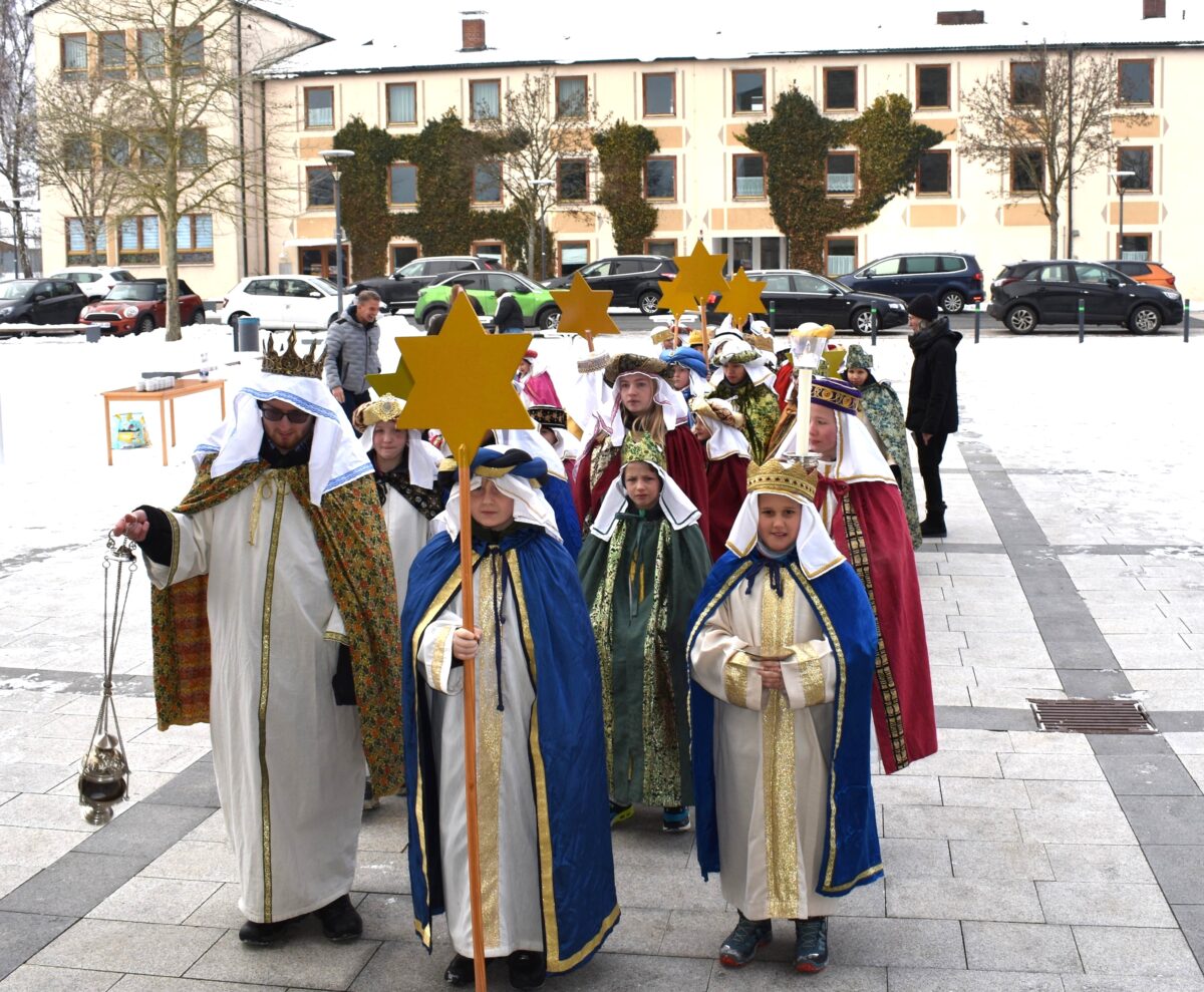 Sternsinger-Aktion: „Namaskar“ sagen Caspar, Melchior und Balthasar