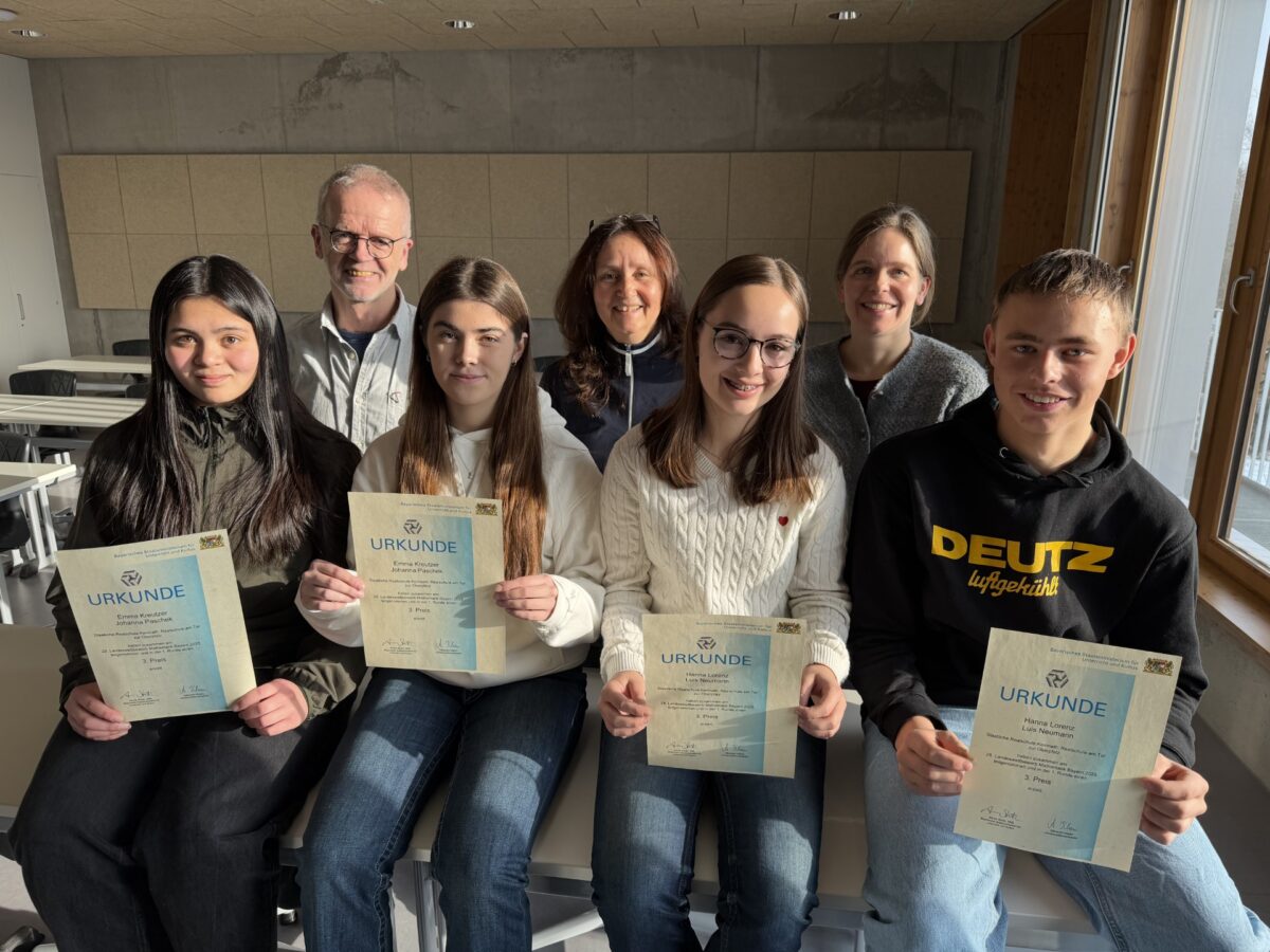 Mathetalente der Realschule Kemnath glänzen beim Landeswettbewerb