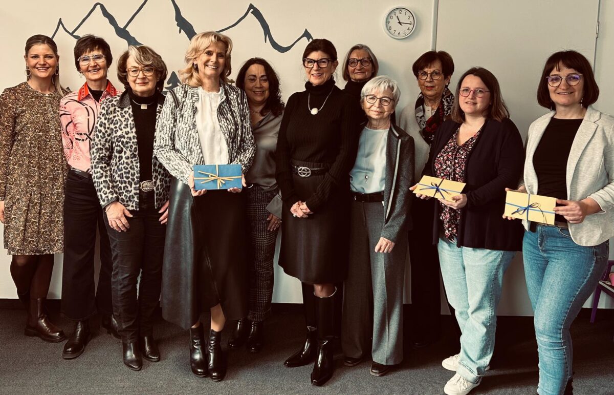 Weihnachtskugelaktion von Inner Wheel bringt 7.500 Euro für soziale Projekte