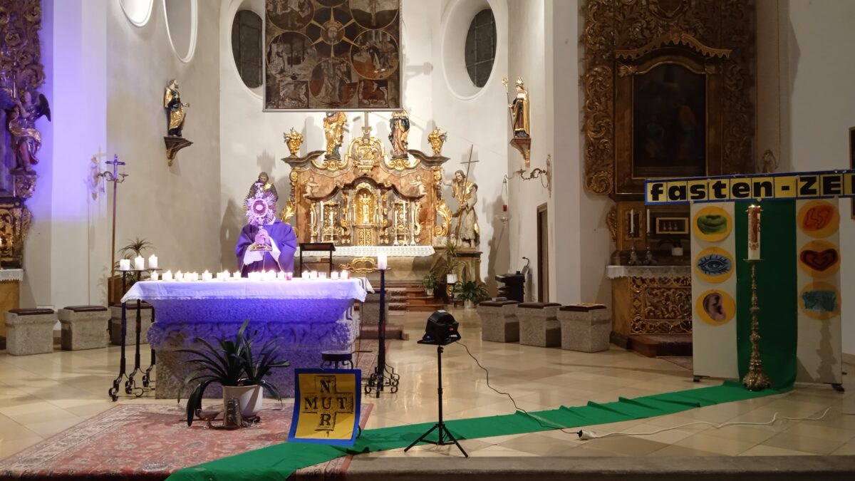 Besinnlicher Aschermittwoch in Floß berührt Herz und Seele