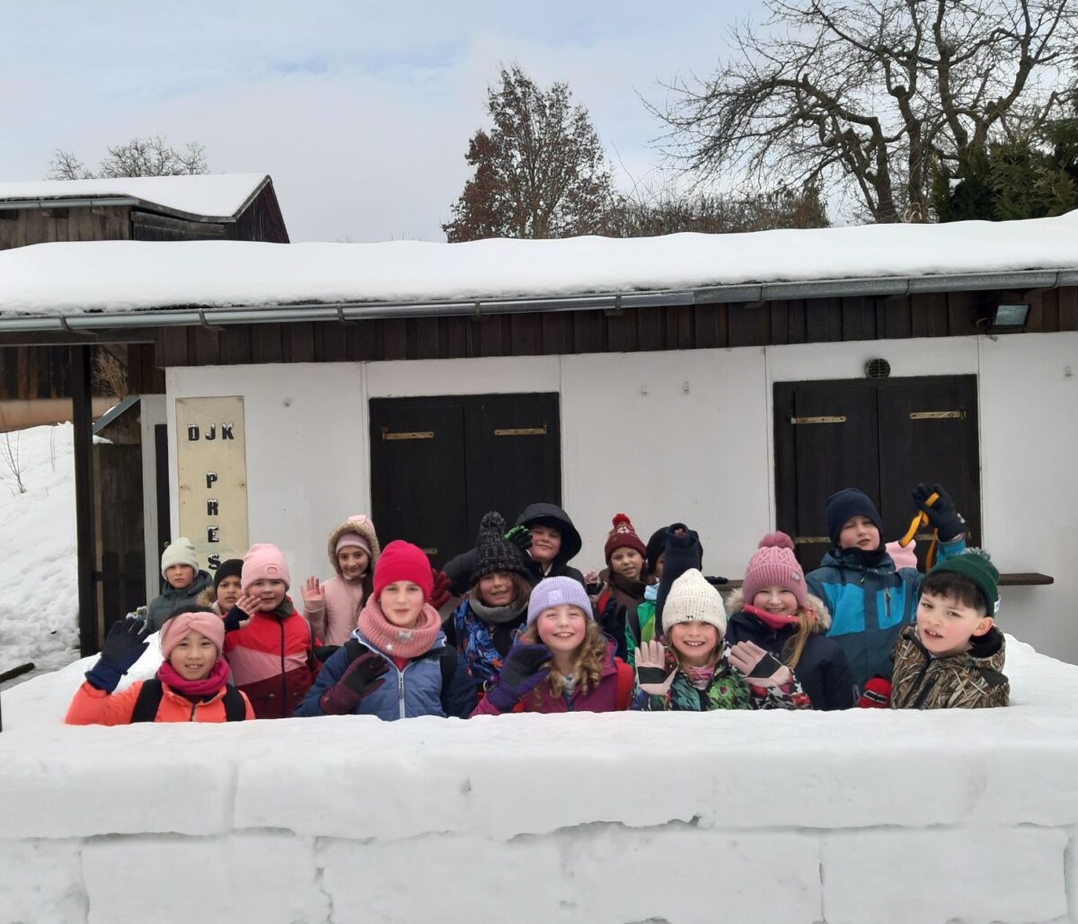 Schlittentag in Pressath begeistert Grundschüler