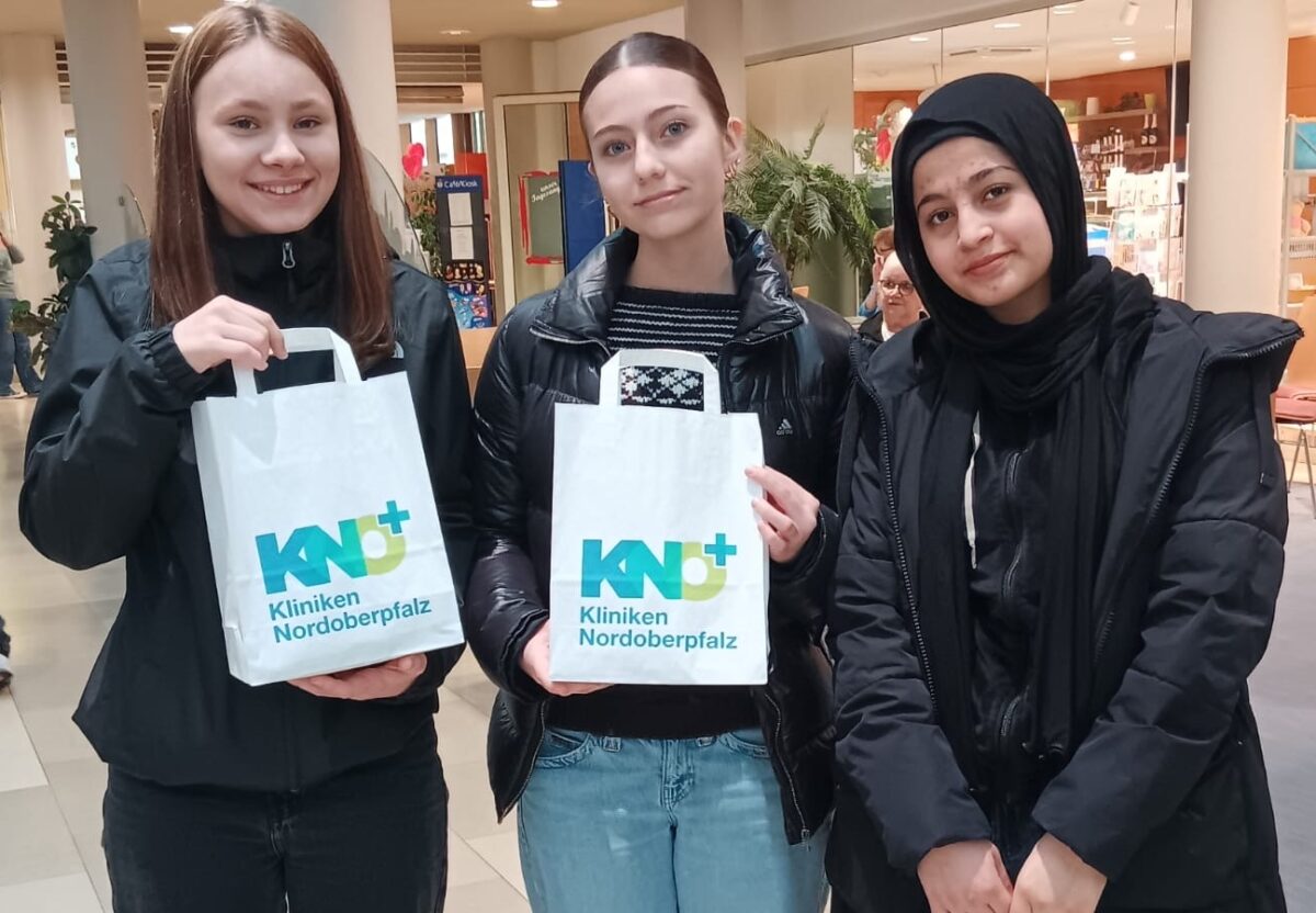 Achte Klasse der Mittelschule Pressath erkundet Pflegeberufe in Weiden